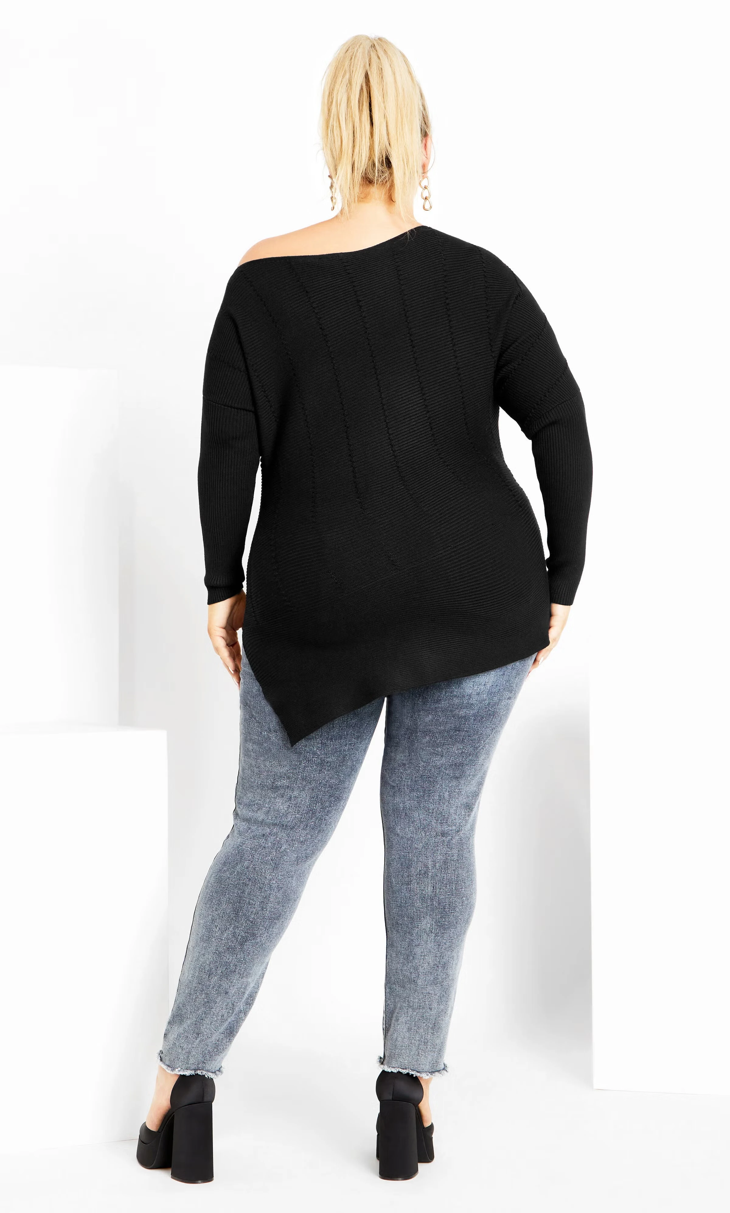 Lean In Sweater - black 7 Lean In Sweater - black
