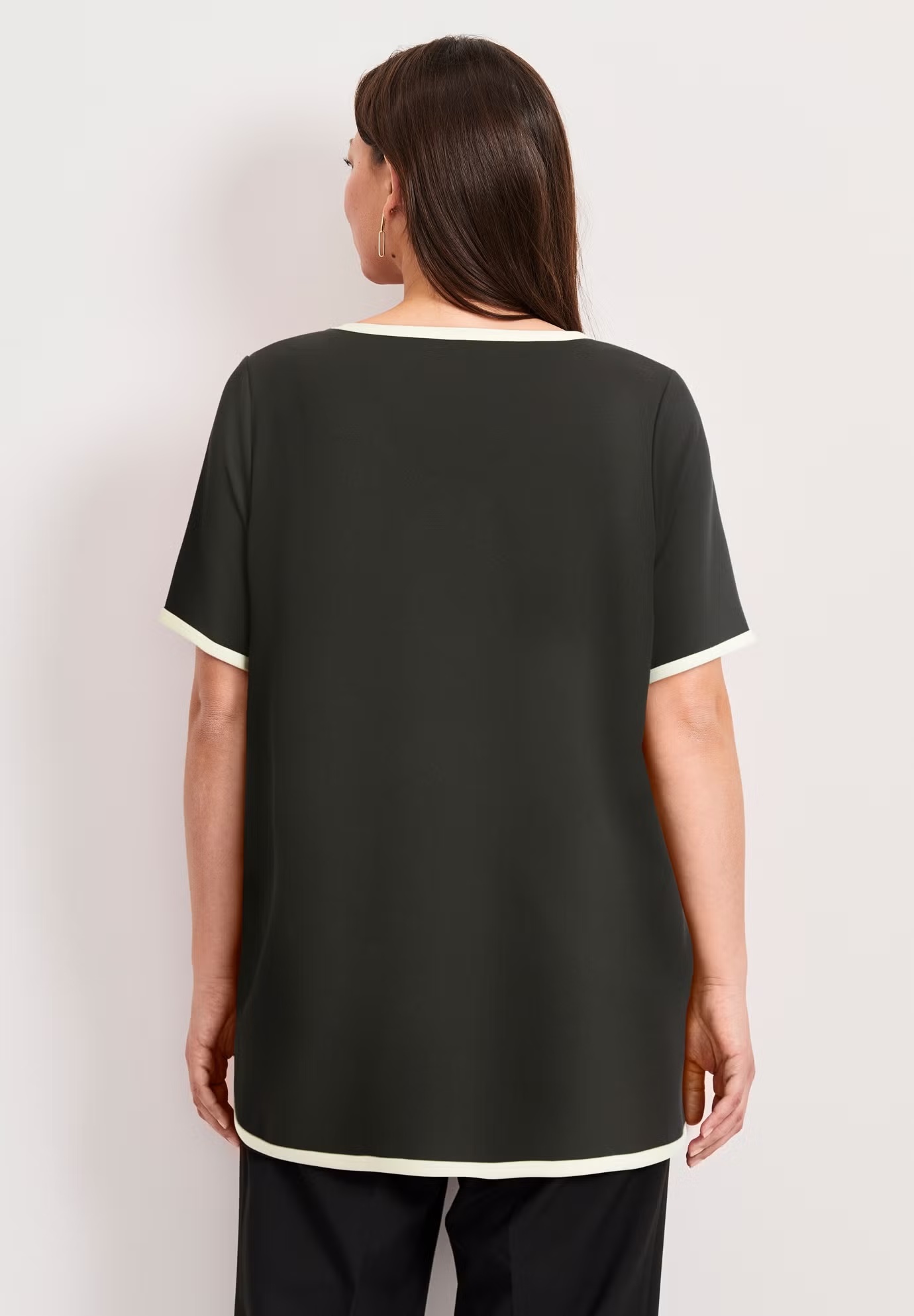 Contrast Tee 3 Contrast Tee